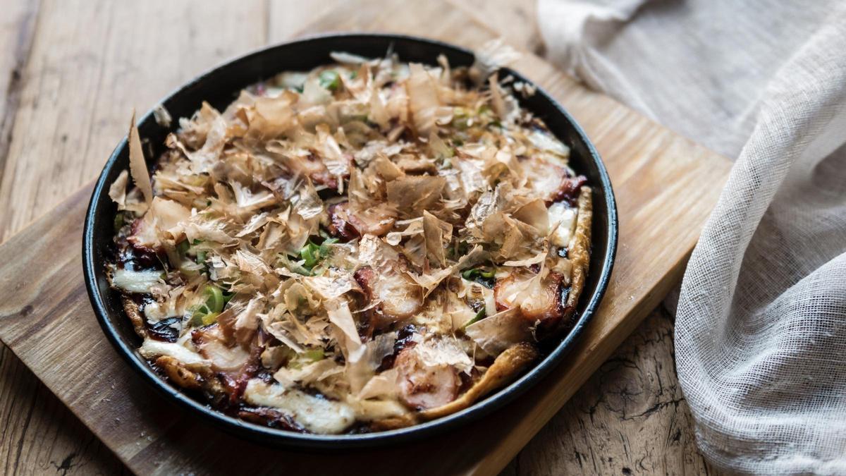 Uno de los 'okonomiyakis' que sirven en Nomo.