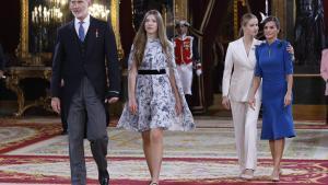 Sofía, junto al Rey, con la princesa Leonor y la reina Letizia, tras la jura de la Constitución en el Congreso de la heredera.