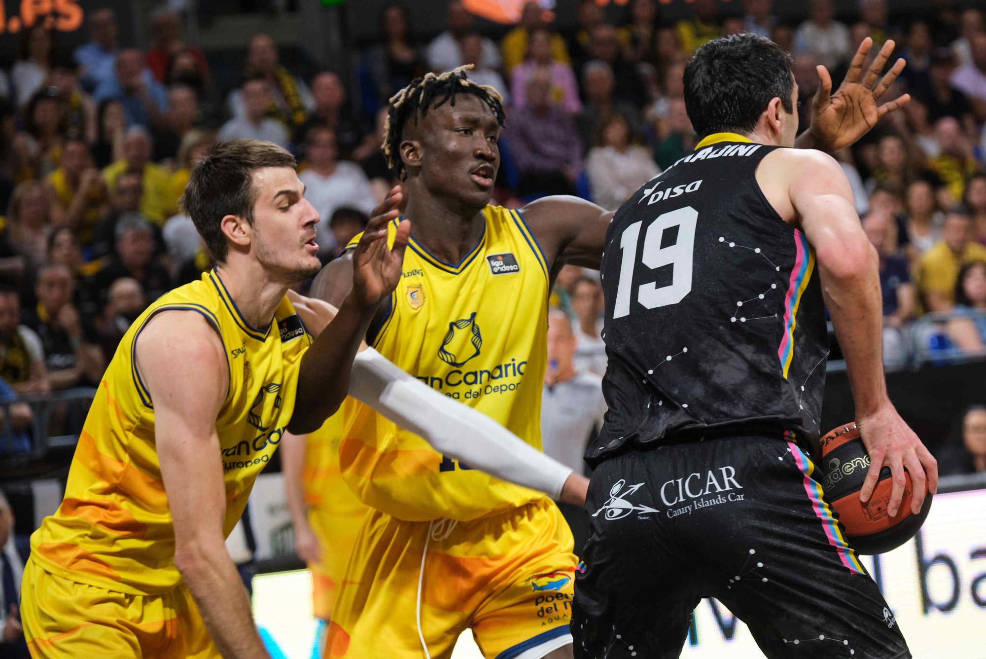 Derbi canario de baloncesto entre el Lenovo Tenerife y el Gran Canaria