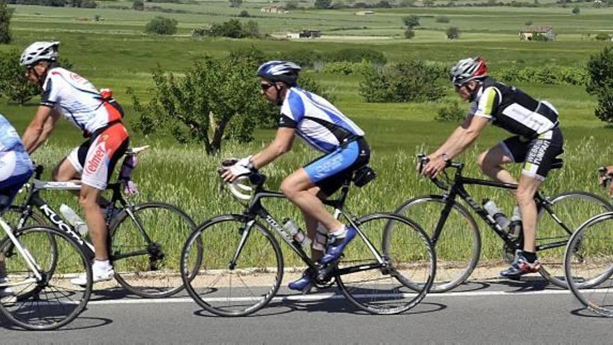 Cada año circulan por las carreteras mallorquinas unos 140.000 cicloturistas de los meses de abril a septiembre.