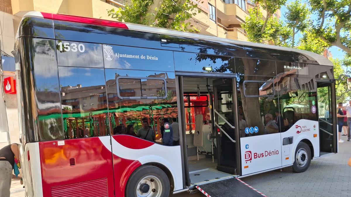 El autobús elétrico que circula por Dénia