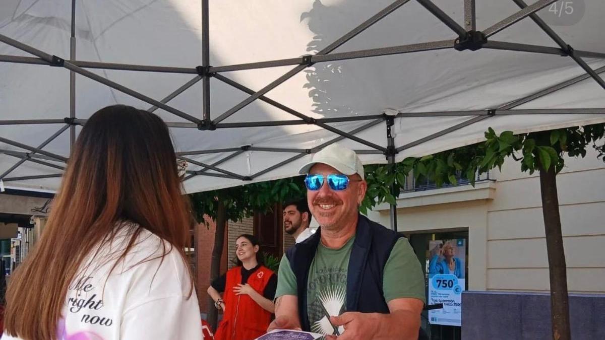 Campaña de reparto de preservativos del colectivo No Te Prives en Murcia