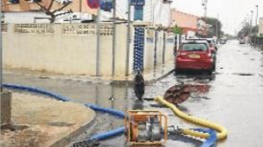 Las obras del alcantarillado en la playa están incluidas.