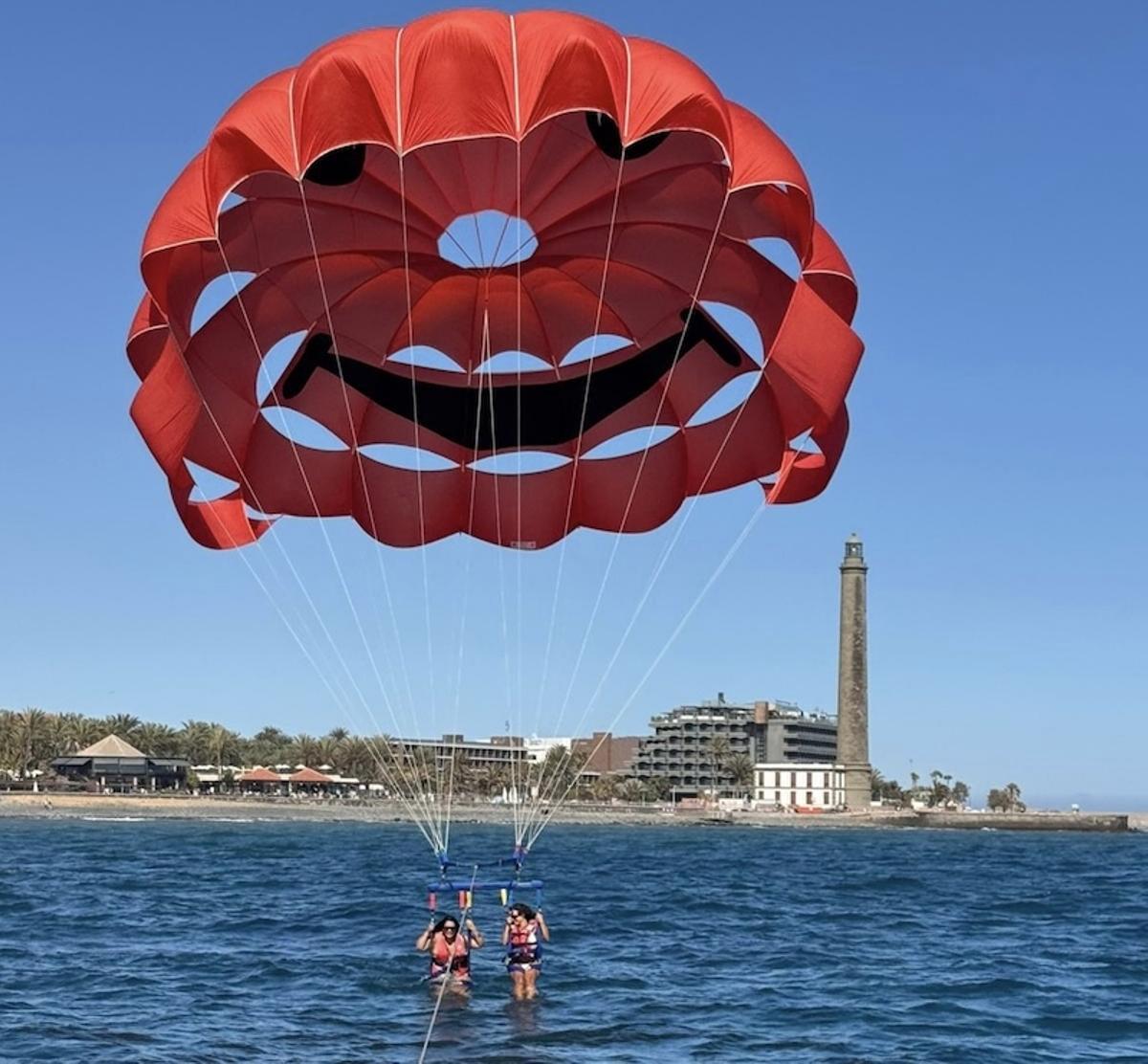 Volar en parasailing