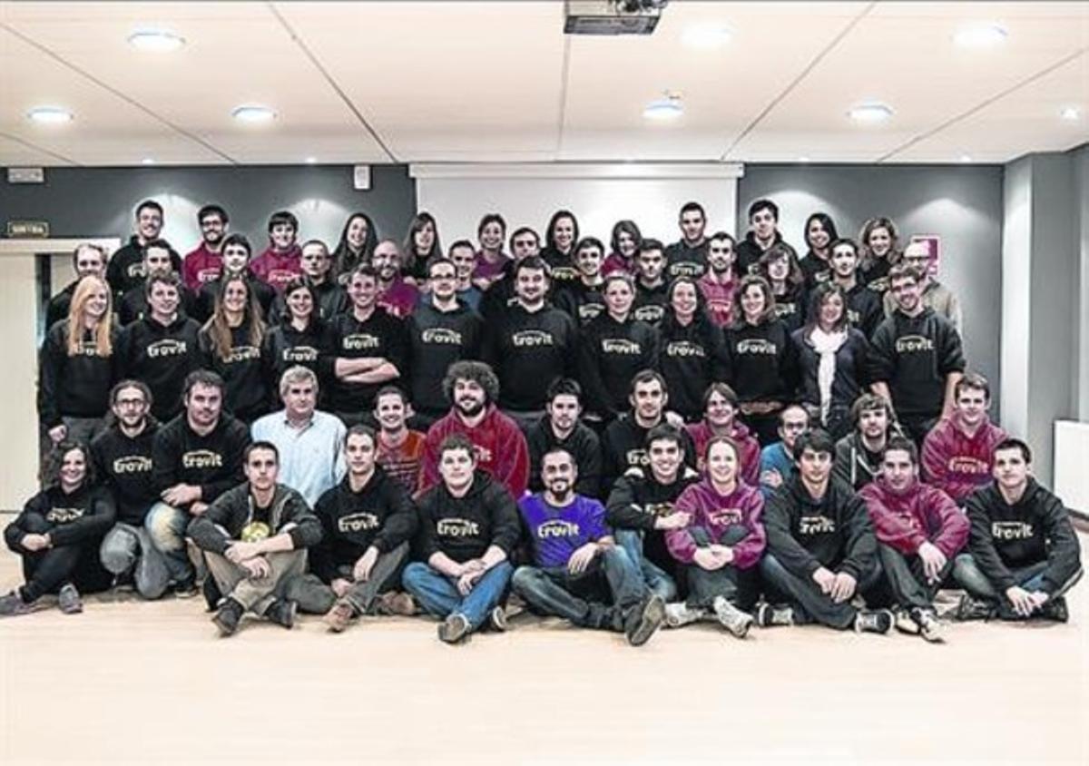 Unió 8 Ecenarro (primer per la dreta, al davant), amb el seu equip. Unió 8 Ecenarro (primer per la dreta, al davant), amb el seu equip.