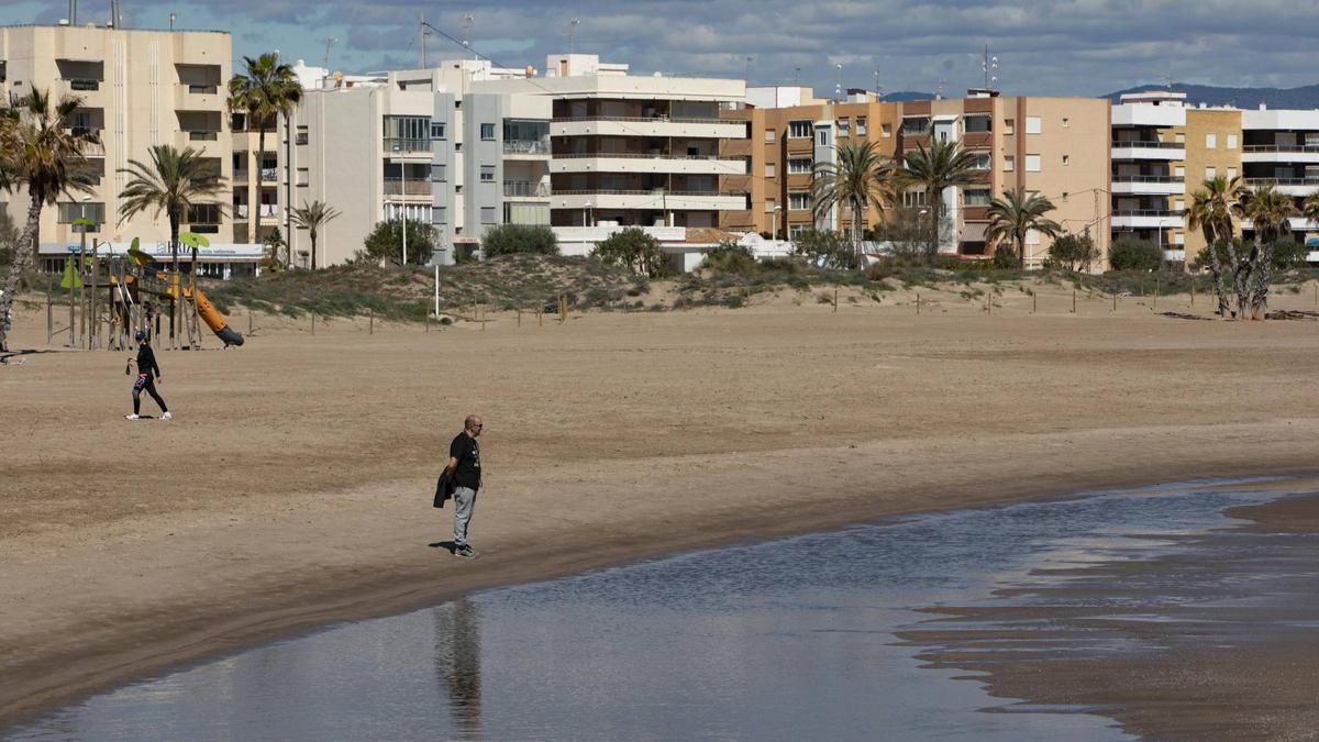 Vista de la playa de Canet.