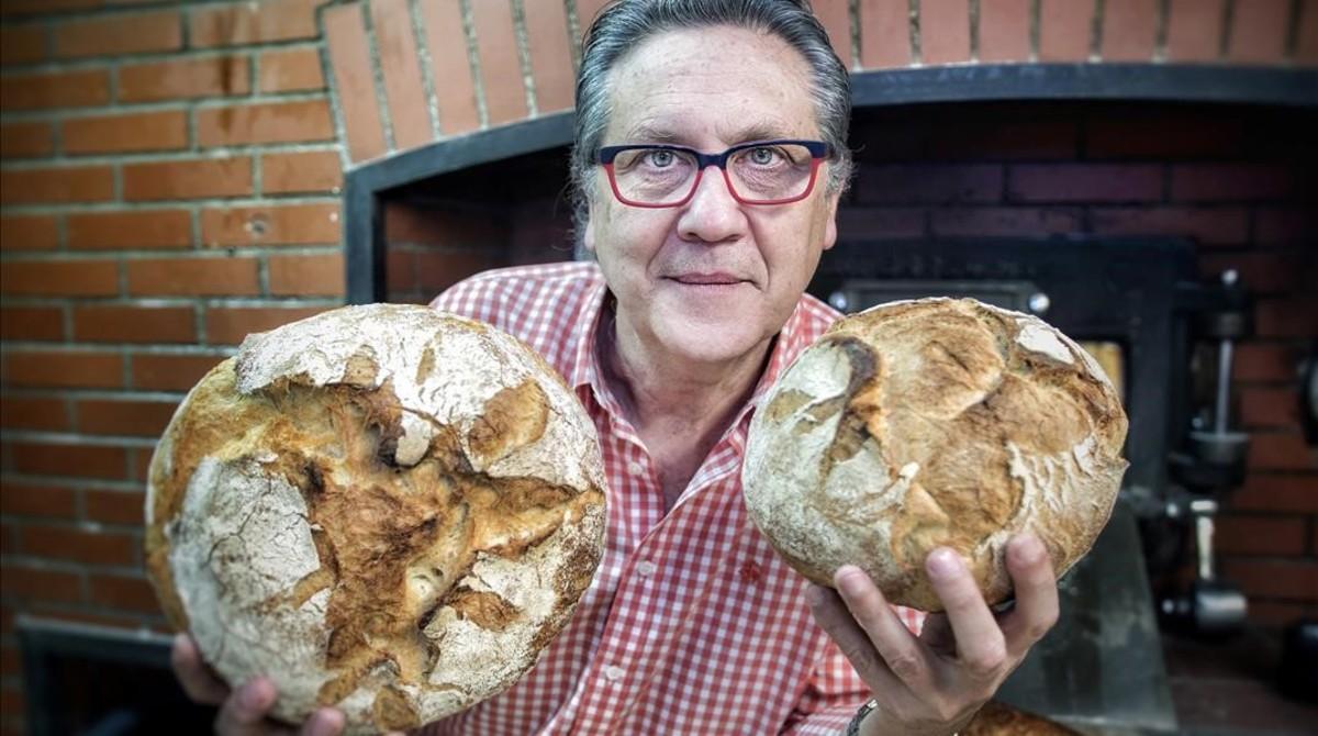 Eduard Verdaguer, de Panàtics,  en una panadería.