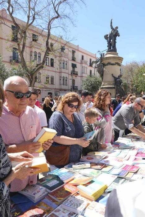 El Día del Libro ha registrado una gran afluencia de público