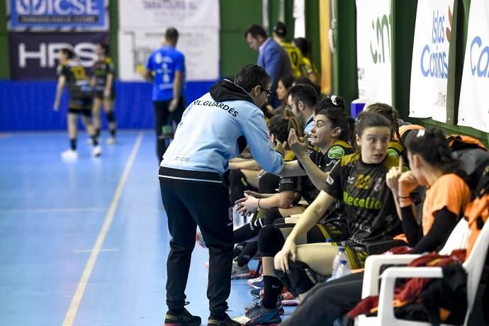 26-02-20 DEPORTES. PABELLON DE LAS REMUDAS. BARRIO DE LAS REMUDAS. TELDE. Partido de balonmano femenino entre el Remudas Rocasa y el Guardés disputado en Pabelloon Antonio Moreno del barrio teldense de Las Remudas.    Fotos: Juan Castro.  | 26/02/2020 | Fotógrafo: Juan Carlos Castro