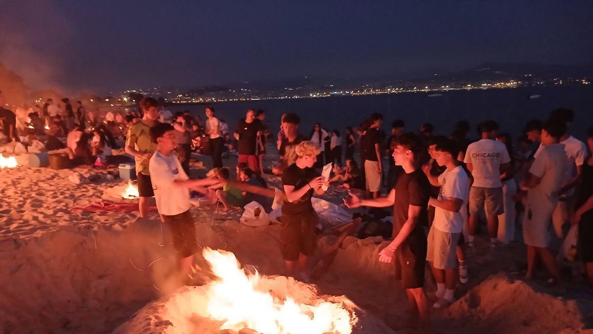 O Morrazo celebra una multitudinaria Noite de San Xoán