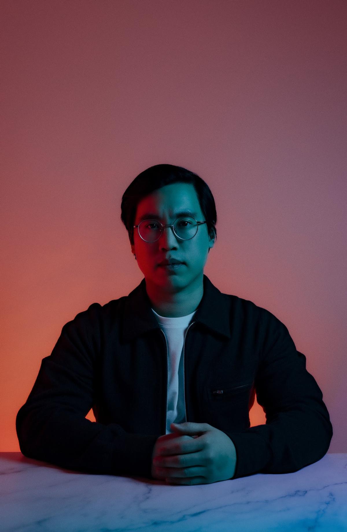 El escritor Tony Tulathimutte, en una imagen facilitada por su editorial