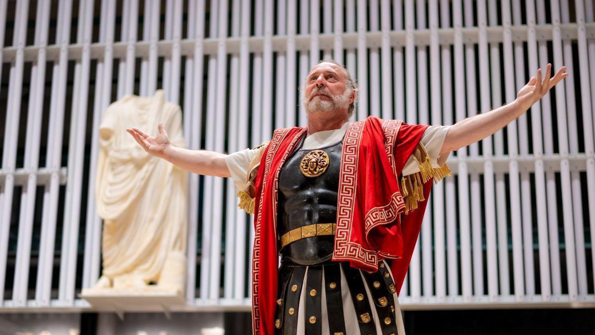 Cartagena Puerto de Culturas revive las intrigas del Imperio romano con la visita nocturna ‘Galba, el enemigo de Nerón’.