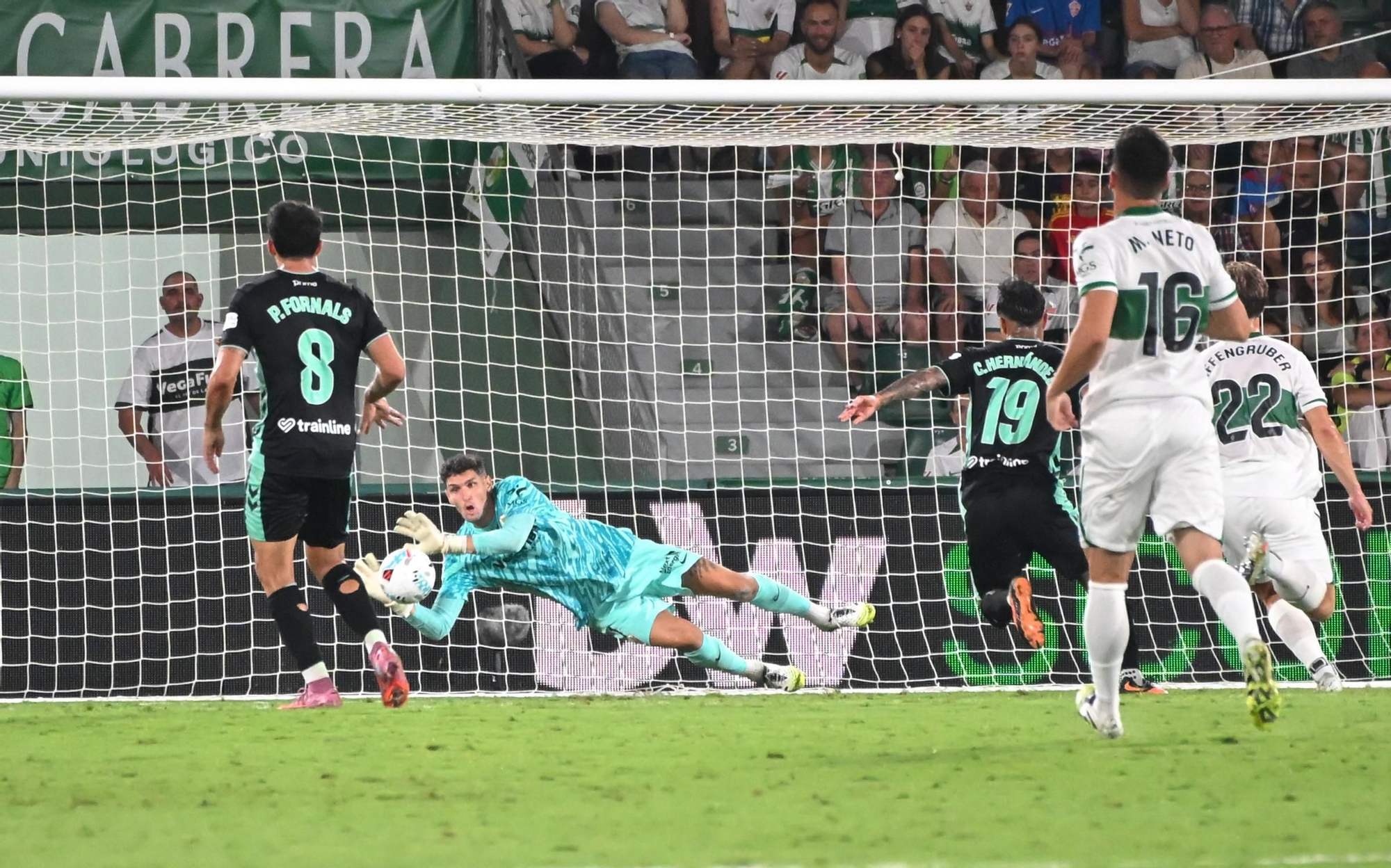 El Elche vuelve a Primera División con un empate frente al Betis (1-1)