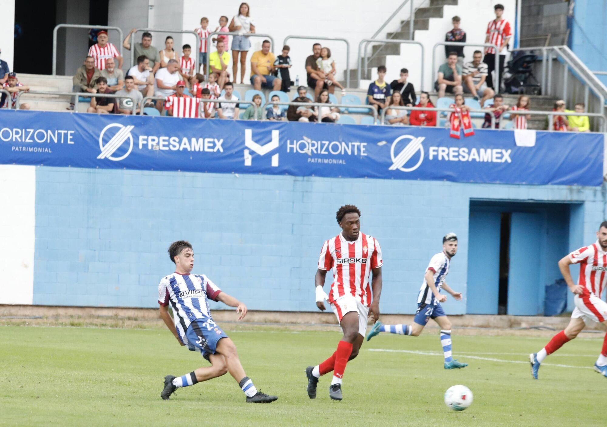 EN IMÁGENES: Partido amistoso entre Real Avilés y Real Sporting