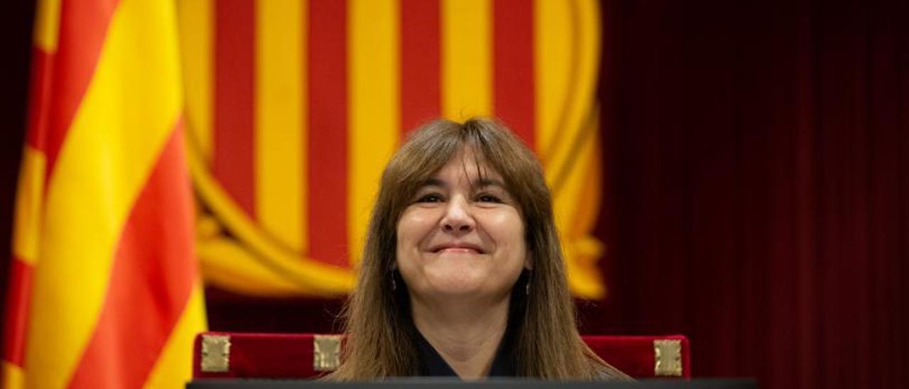 Laura Borràs somriu en un moment del ple d’ahir del Parlament. | EUROPA PRESS