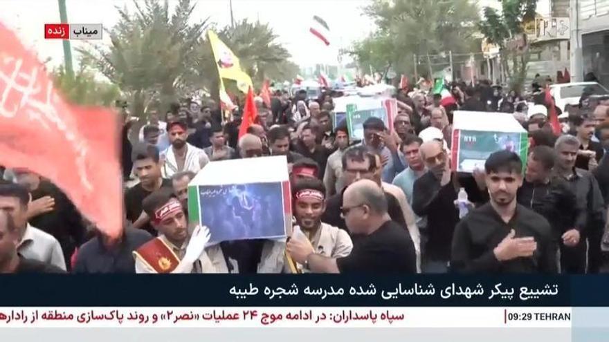 Irán despide a los 32 niños fallecidos en el bombardeo a la escuela de Minab