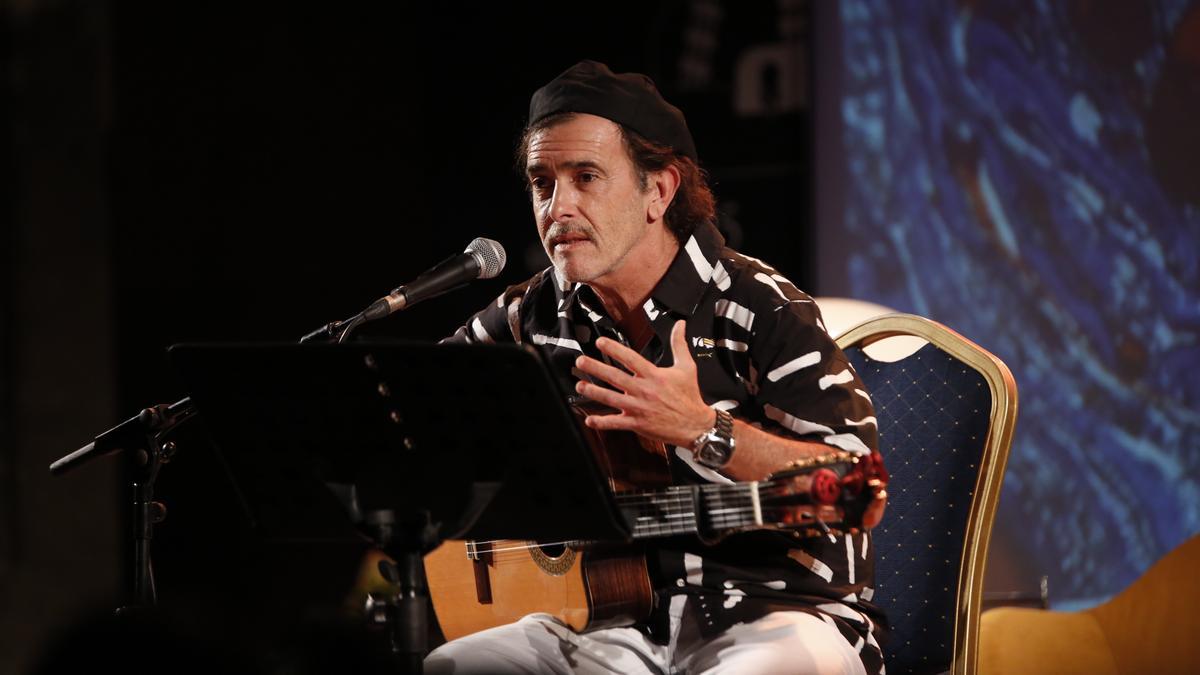 Juan Carlos Aragón, en sala Orive durante el festival COSMOPOÉTICA