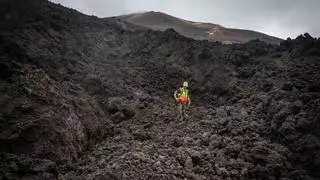 Descubren los motivos de la erupción de La Palma: dos grietas gigantes que atraviesan la isla