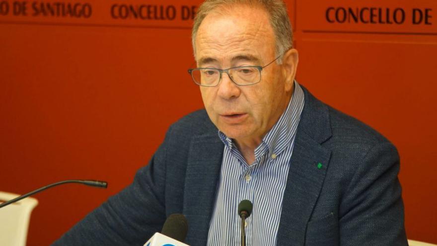 Xosé Sánchez Bugallo, ayer, en la rueda de prensa en Raxoi / jesús prieto