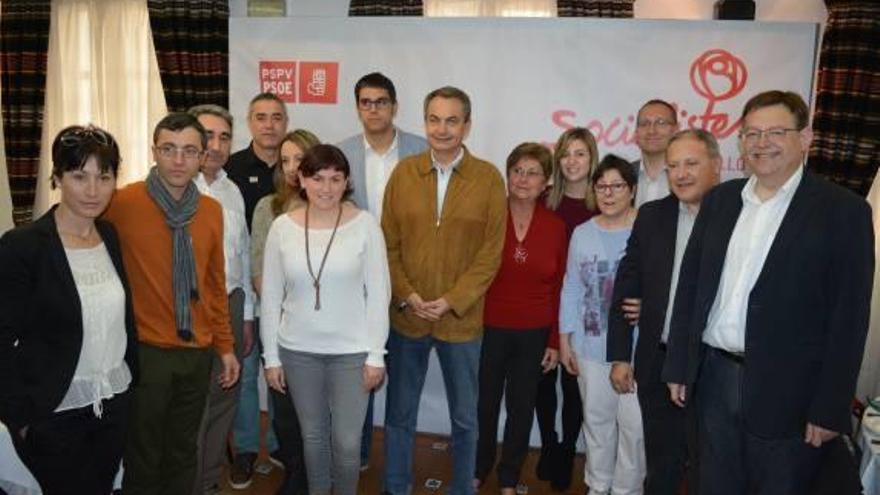 Zapatero esgrime los logros sociales y subraya la honestidad de Puig