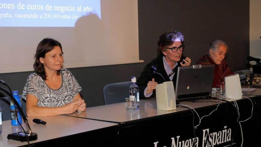 De izquierda a derecha, Marisa Nicieza, Carmen Mosquera y Gloria García Nieto.