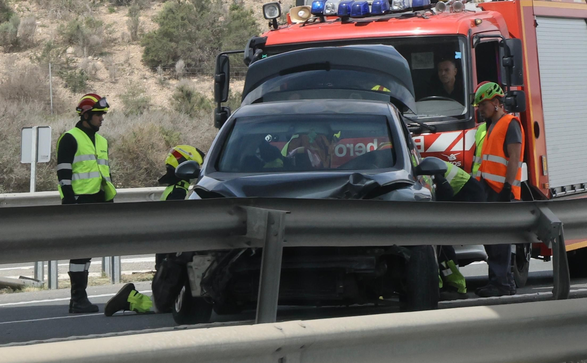 Aparatoso accidente en la A-31 en Monforte del Cid
