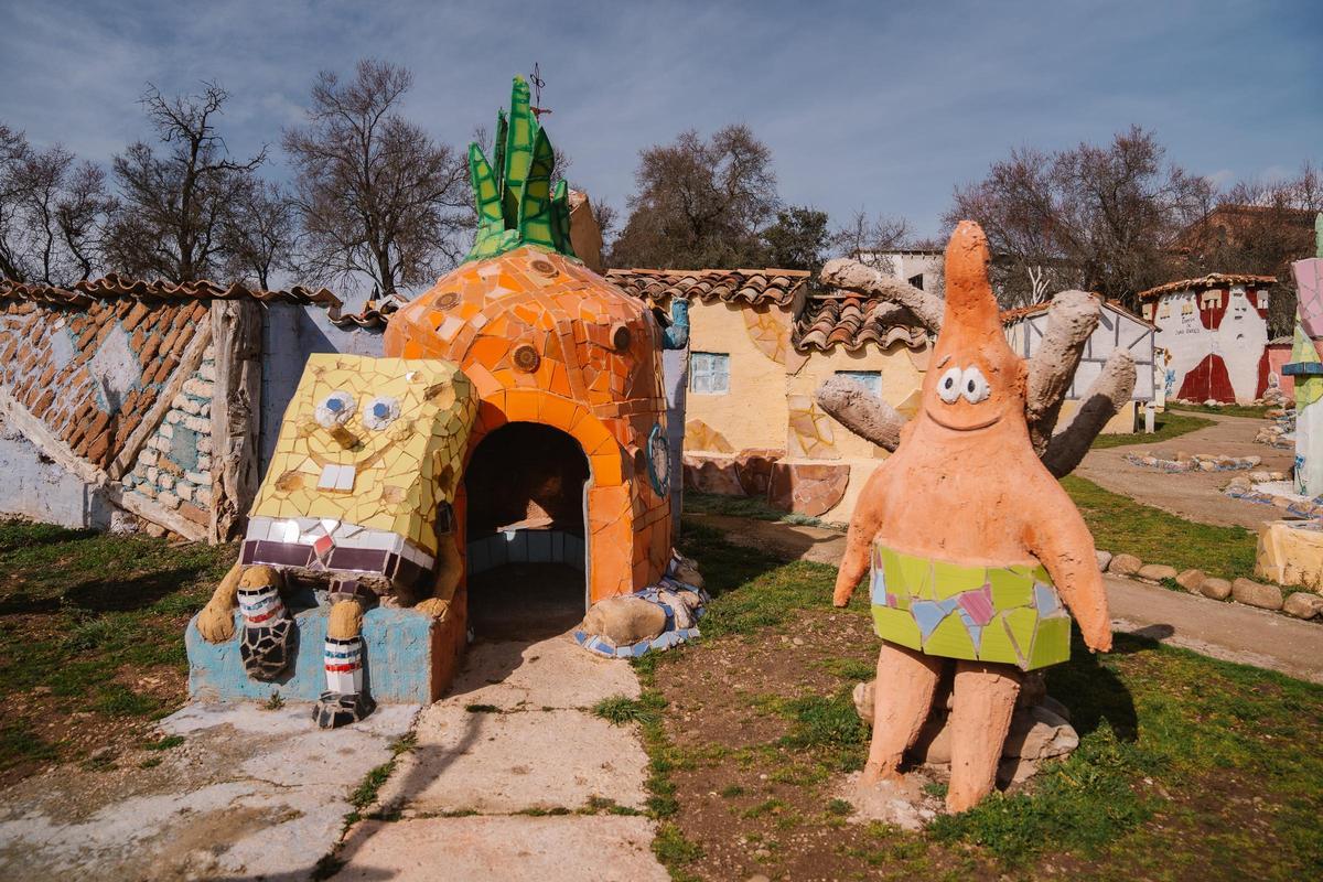 El pueblo que construyó un hombre solo