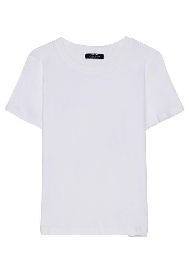 Camiseta básica en color blanco de Bershka