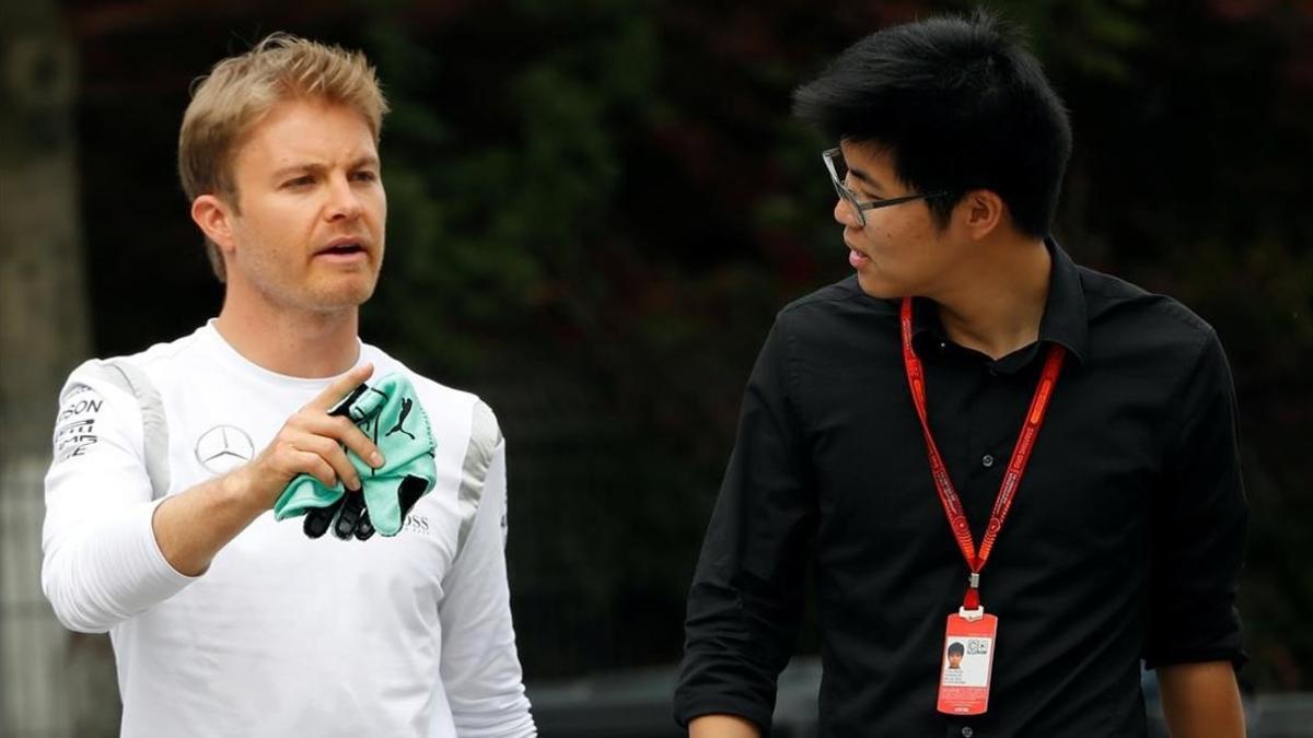 Rosberg, durante su paseo mantinal en el Gran Premio de China