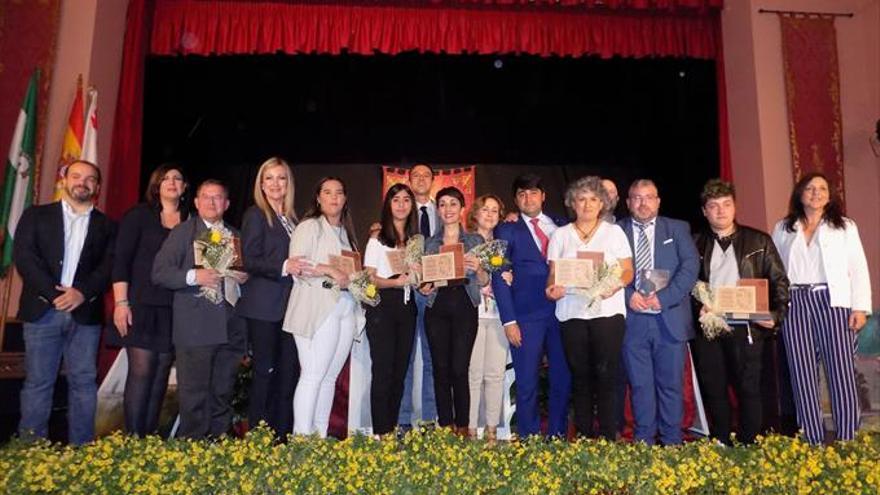 Angélica Morales logra el Premio Nacional de Poesía Mario López