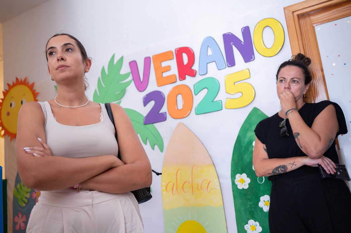 La edil de Educación en Santa Cruz visita la escuela infantil Faina.