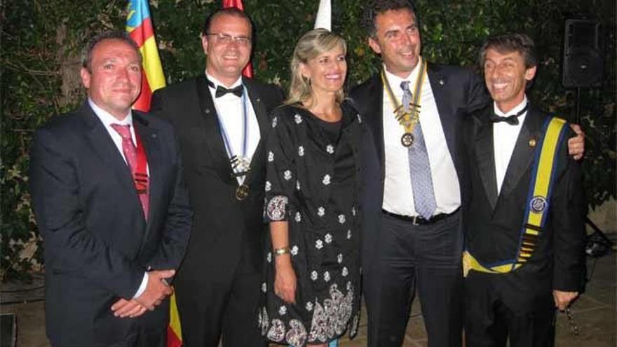 En la fotografía de izq. a derecha: Juan Martínez Papí, Jerónimo Lucas Prado, Asunción Sánchez Zaplana, Santiago Martínez Cava y Alberto García Pérez
