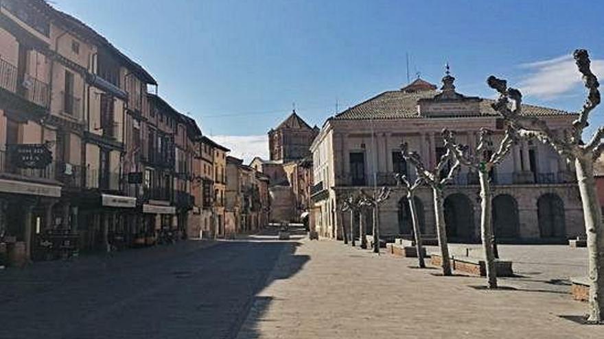 Plaza Mayor de Toro en la que se encuentran enclavadas las instalaciones del Ayuntamiento.