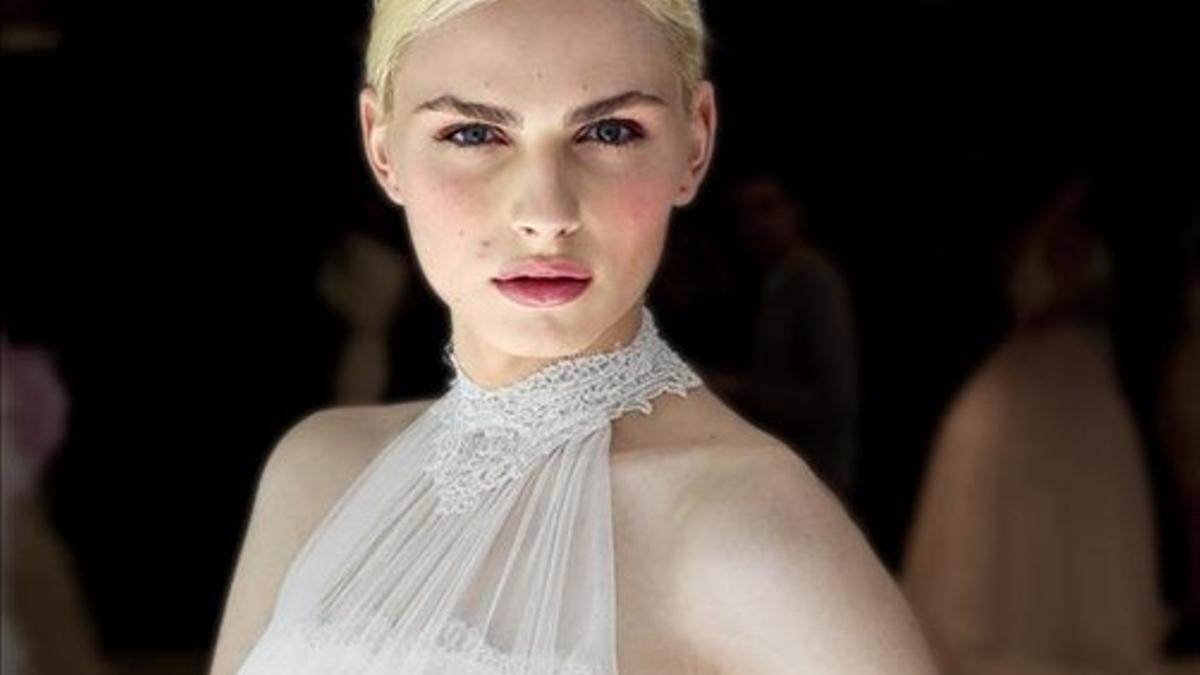 Andrej Pejic se desnuda para Mario Testino