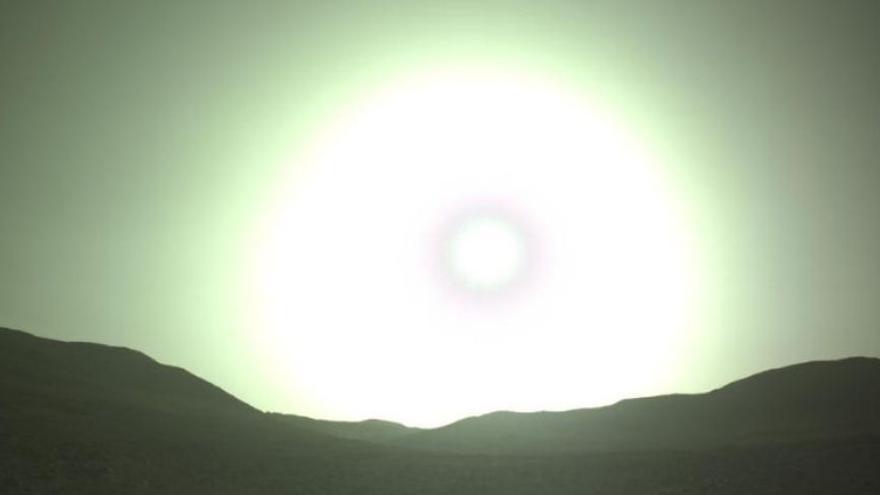 Misteriosa puesta de sol azulada captada en Marte