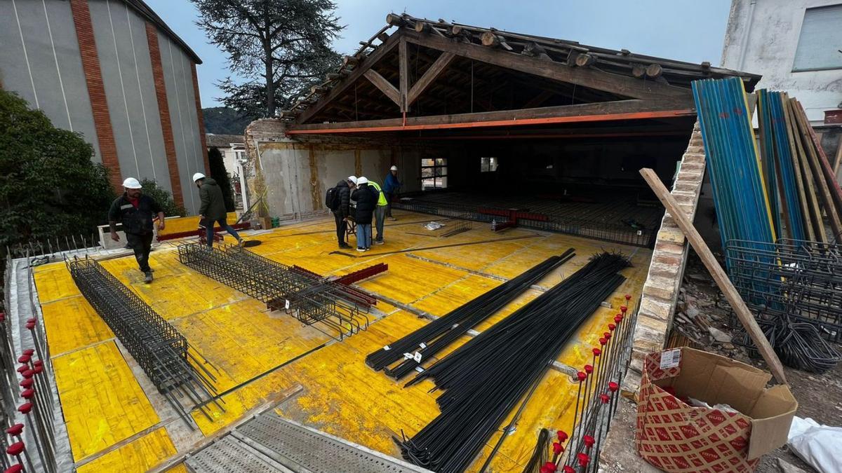 Els treballs al Centre Recreatiu de Santa Maria d’Oló avancen a bon ritme