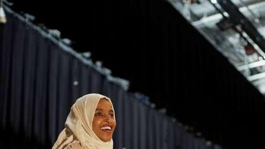 La congresista Ilhan Omar, en un mitin en Minesota. // Reuters