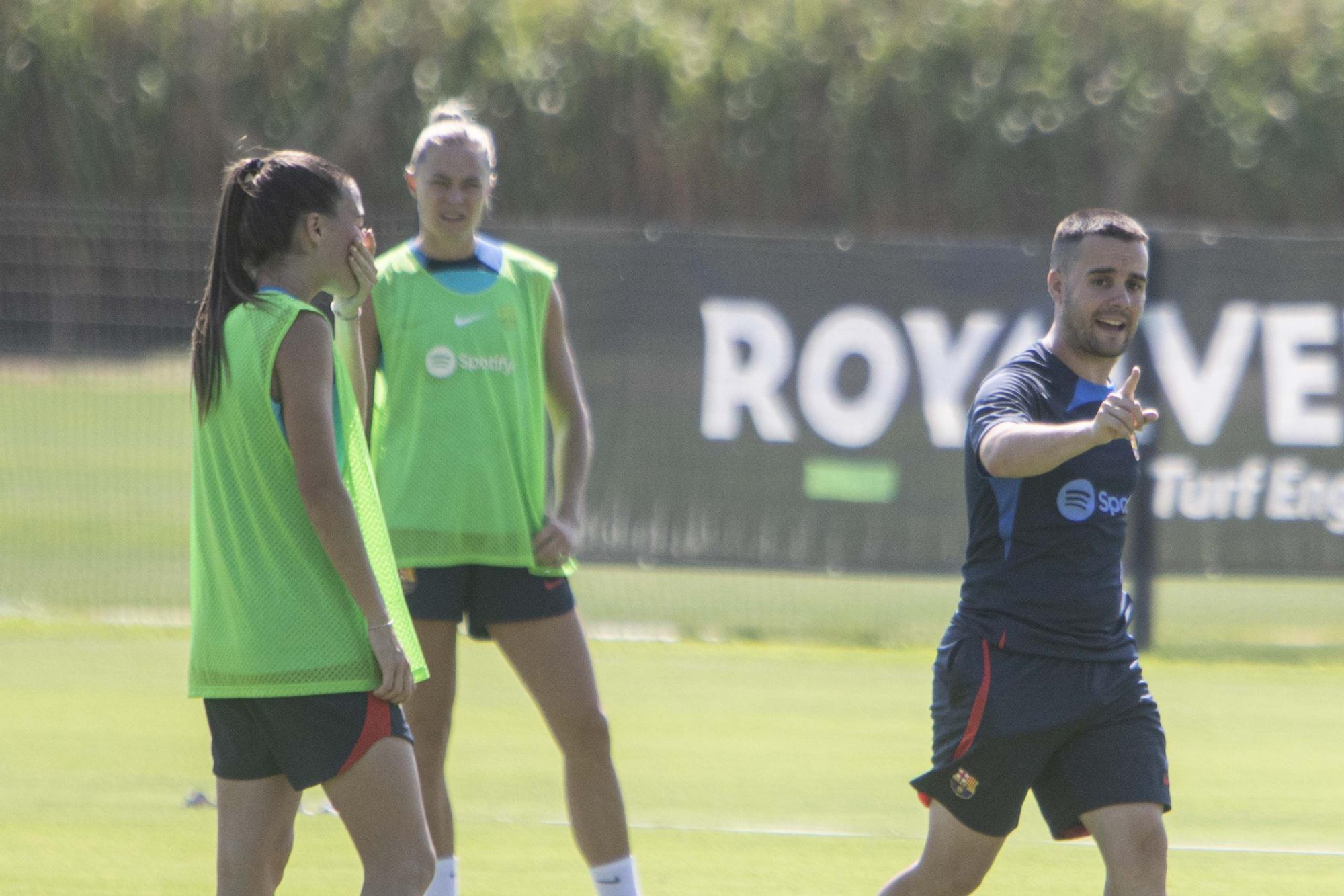 Sessió d'entrenament del Barça femení a la Vall d'en Bas