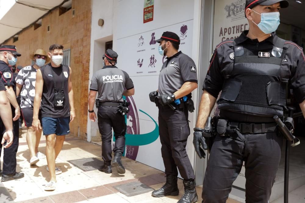 Los agentes se centran en el uso adecuado de las mascarillas en espacios cerrados