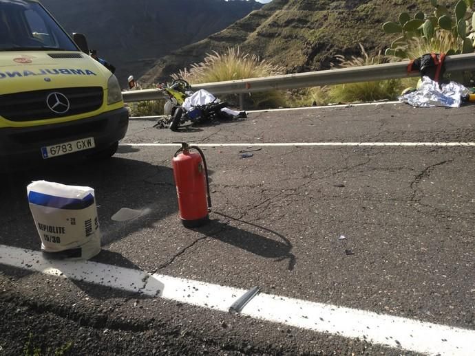 Tres motoristas muertos en accidente de tráfico en Veneguera