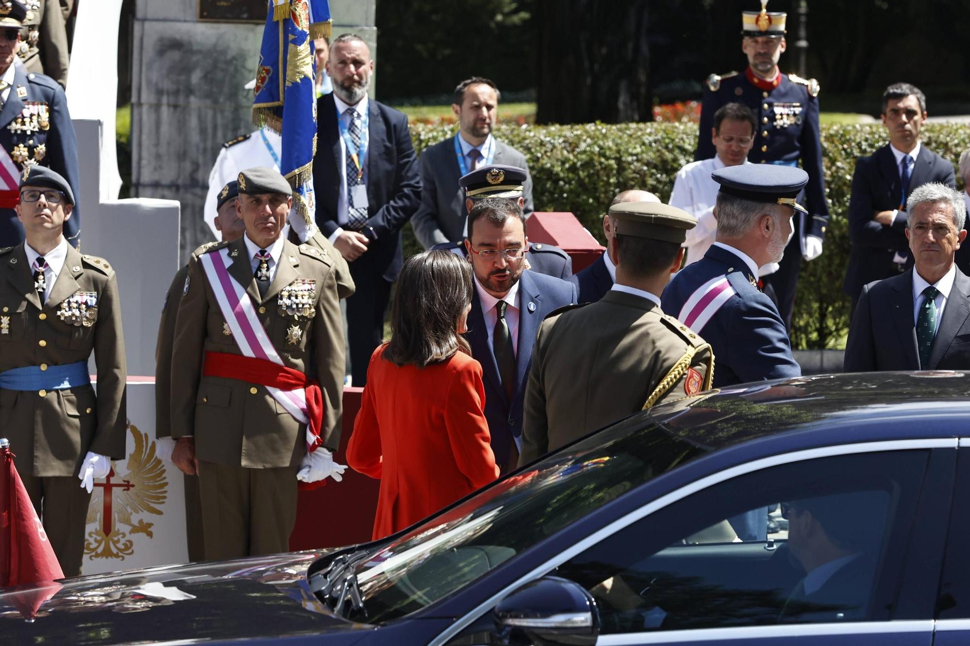 EN IMÁGENES: Así fue el multitudinario desfile en Oviedo por el Día de las Fuerzas Armadas