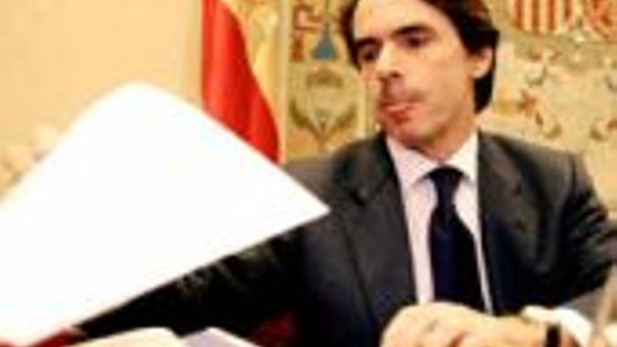 Aznar defiende su gestión en el 11-M y denuncia una campaña contra el PP
