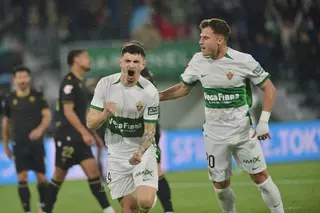 El Elche vence y hace disfrutar al Martínez Valero
