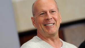 Bruce Willis demana perdó per no portar mascareta en una farmàcia