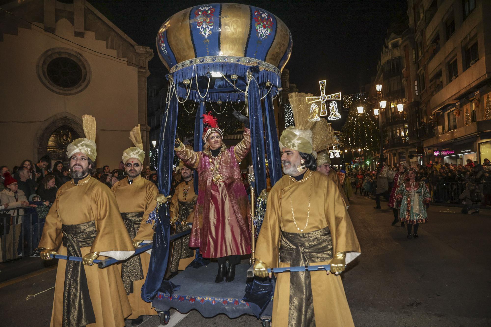 En imágenes: Así fue la multitudinaria cabalgata de Oviedo