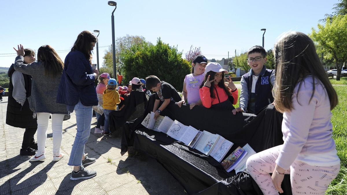 El colegio organizó una Feira do Libro en 2024.