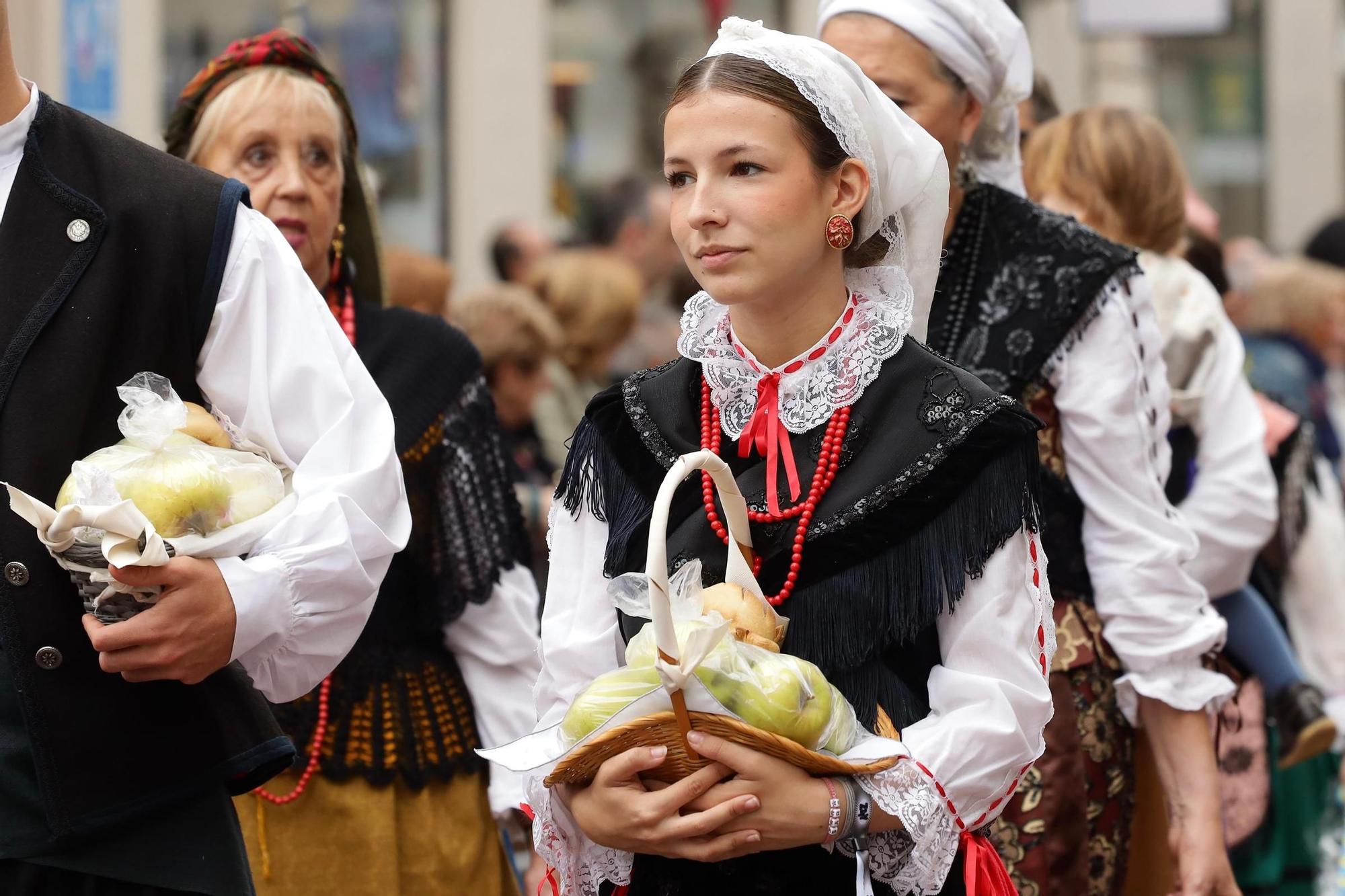 La Ofrenda de Frutos brilla un año más por el centro de Zaragoza