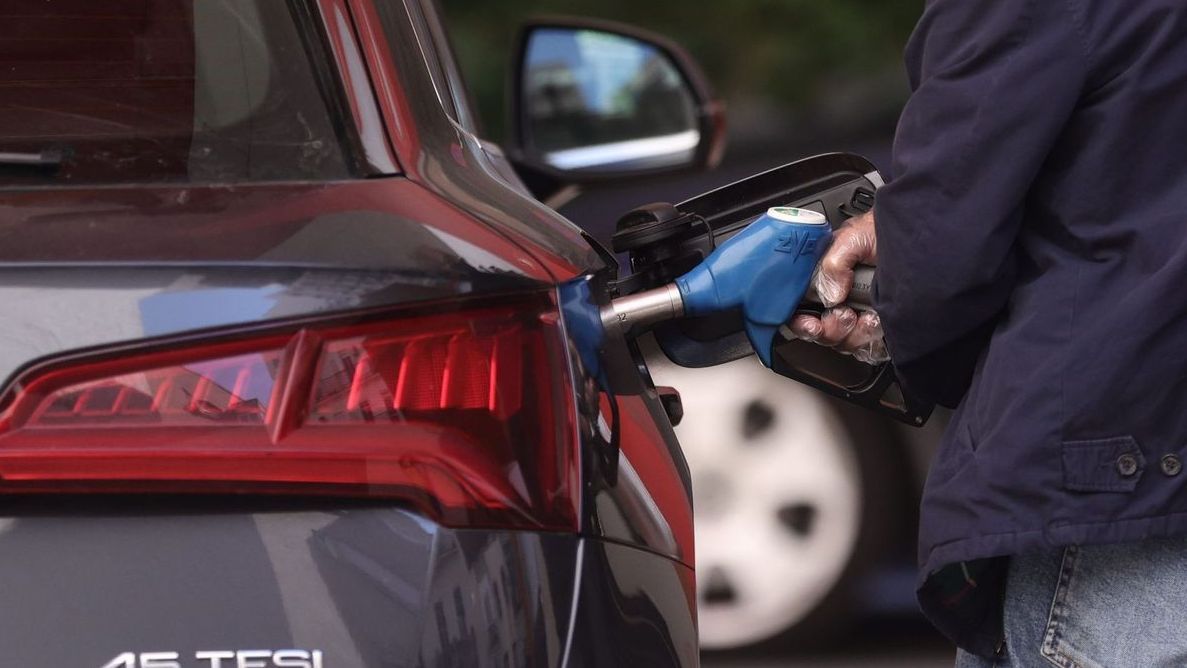 La bonificación a los carburantes &quot;se podría alargar&quot; más allá del 31 de diciembre