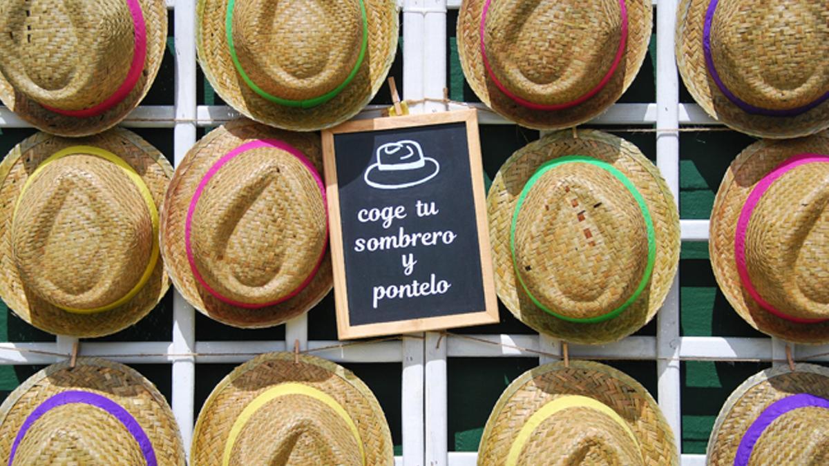 Regalos para invitados de boda: sombreros para el calor