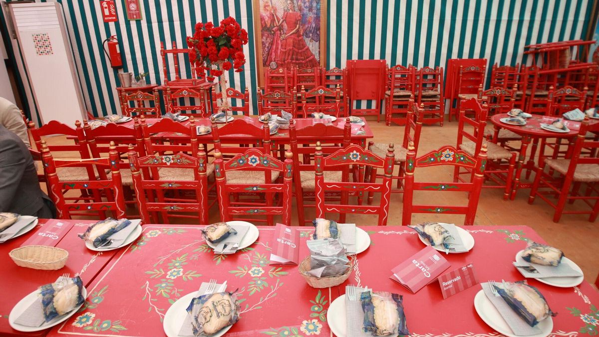 Interior de una caseta de la Feria de abril de Sevilla. A 07 de mayo de 2025, en Sevilla (Andalucía, España). Ambiente en el Real de la Feria de Abril de Sevilla. 07 MAYO 2025 Rocío Ruz / Europa Press 07/05/2025. Rocío Ruz;category_code_new;